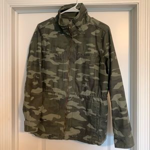 Gap Women’s L Camo Utility Jacket